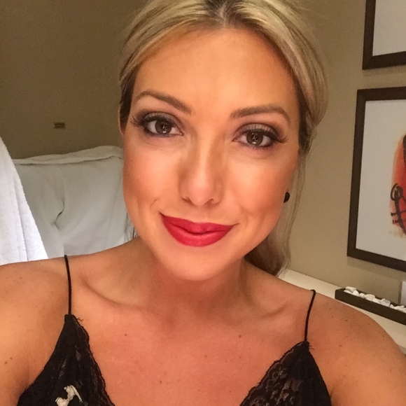 Meet your Posher, Kristen - Picture 1 of 1